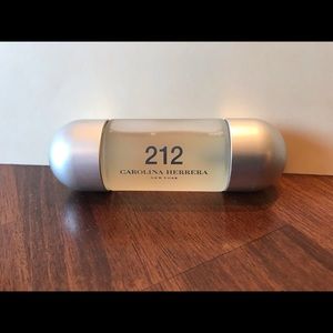Carolina Herrera 212 Perfume